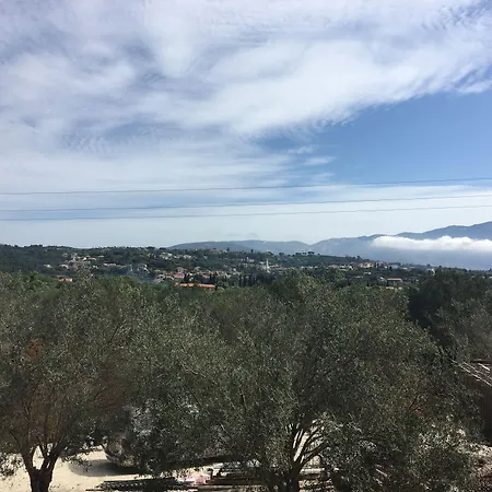 公寓式酒店 Ai Helis 2*