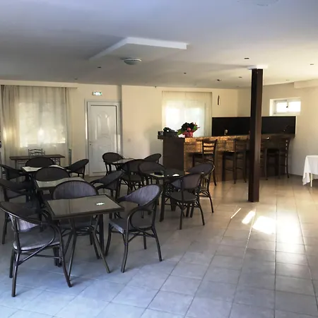 Ai Helis Aparthotel Svoronata
