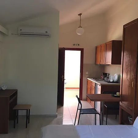 Ai Helis Apart Otel Svoronata