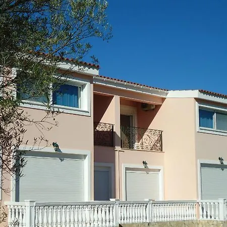 Apart Otel Ai Helis Svoronata